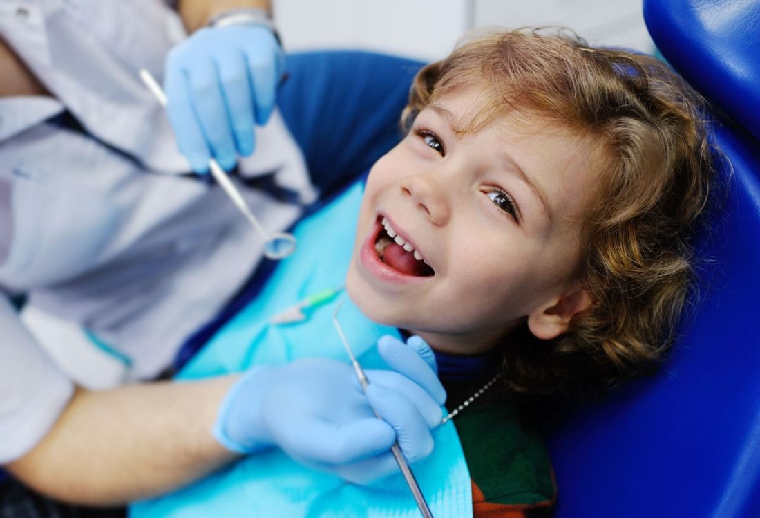bambino dal dentista