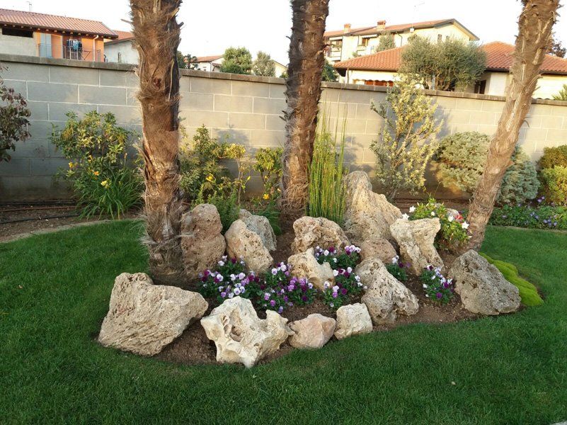 Aiuola con pietre
