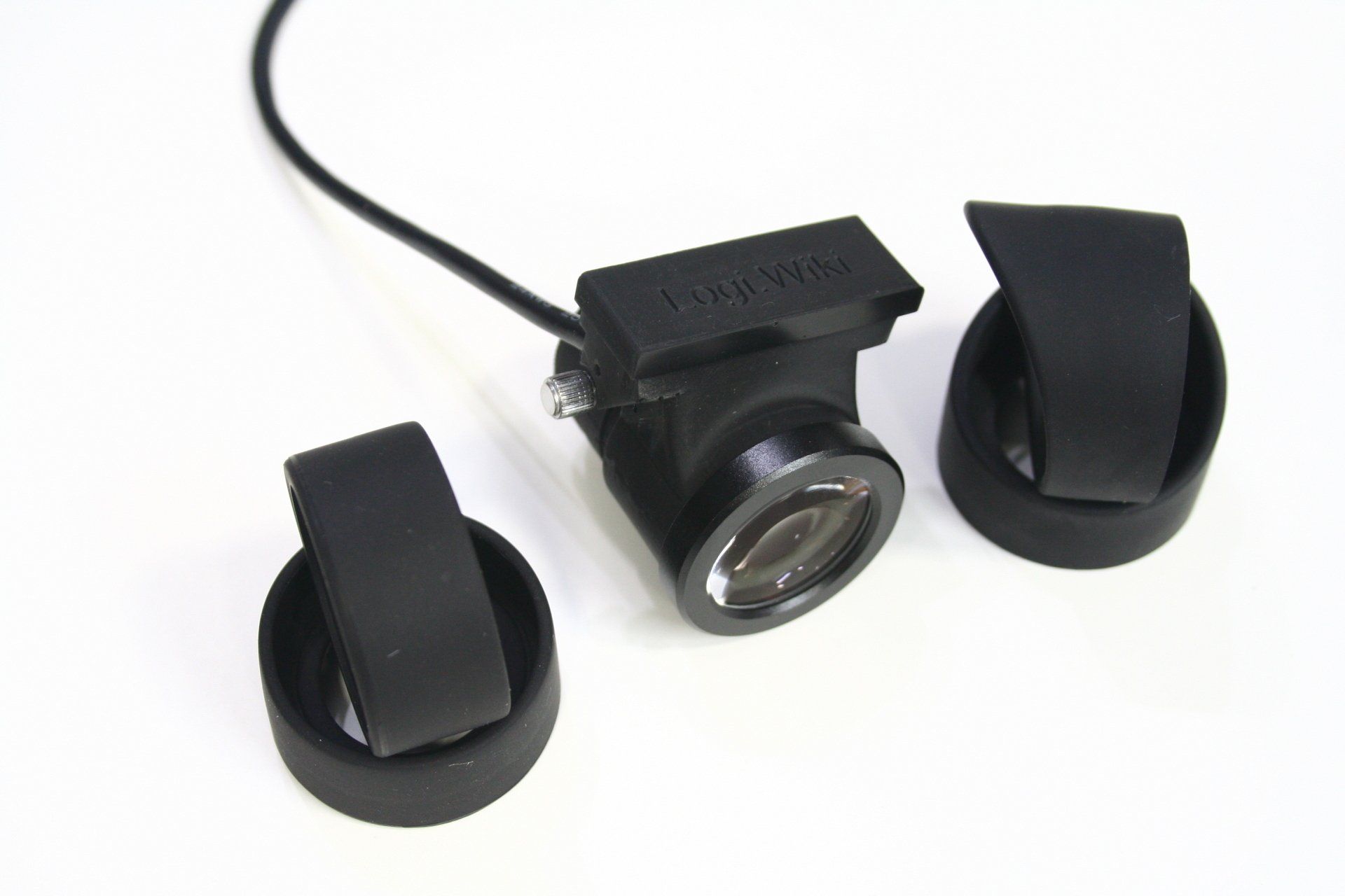 The 1i with compatible eye rings on both sides of it.