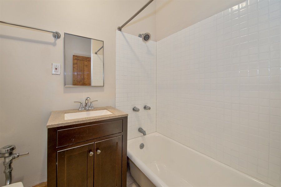 1 bedroom 600 sq ft