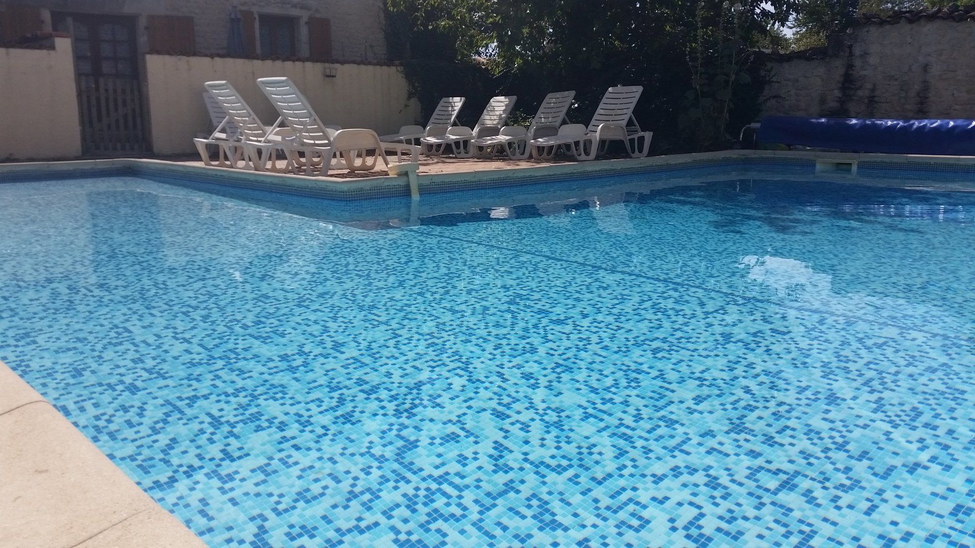 heated pool les Vallaies