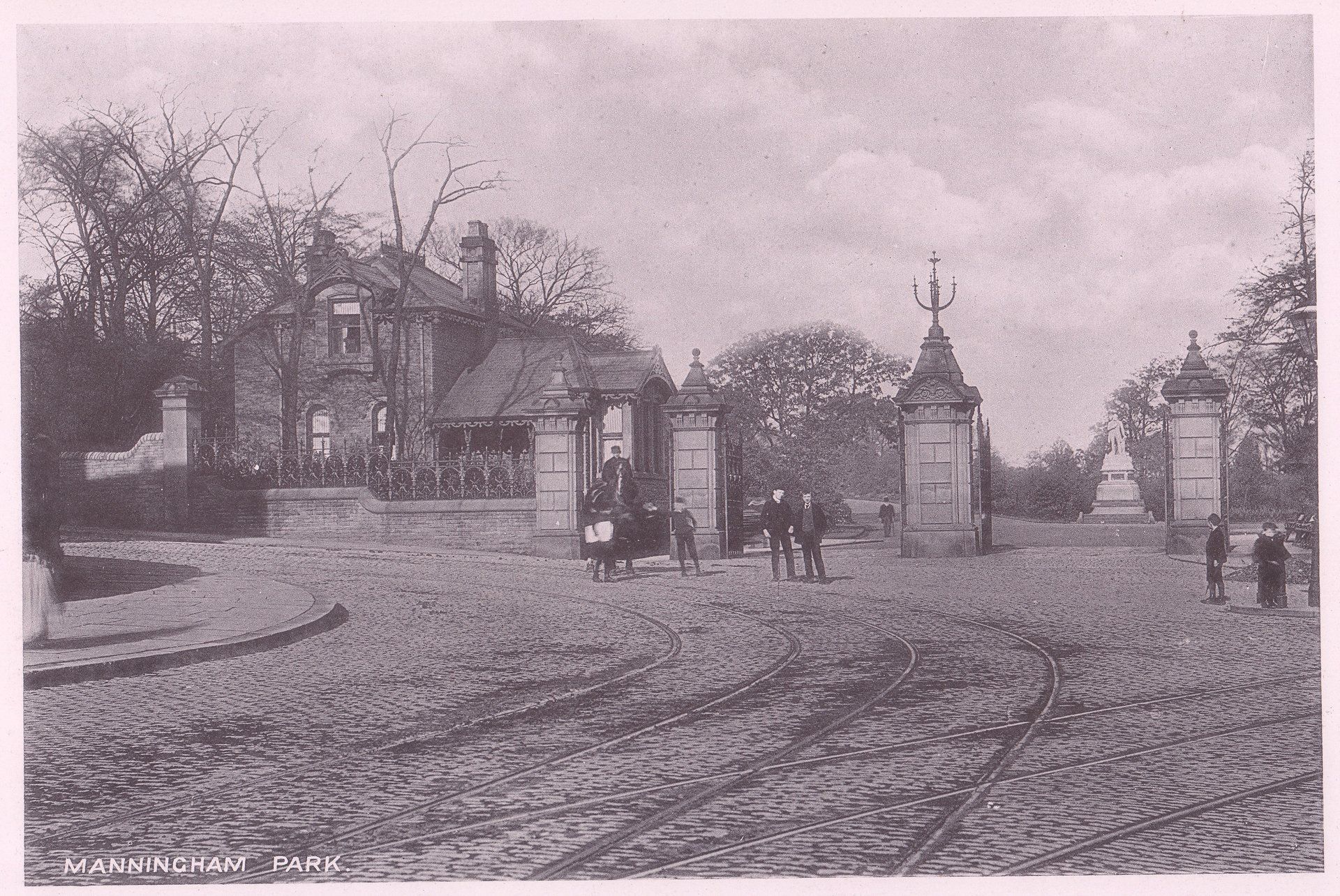 MANNINGHAM PARK.