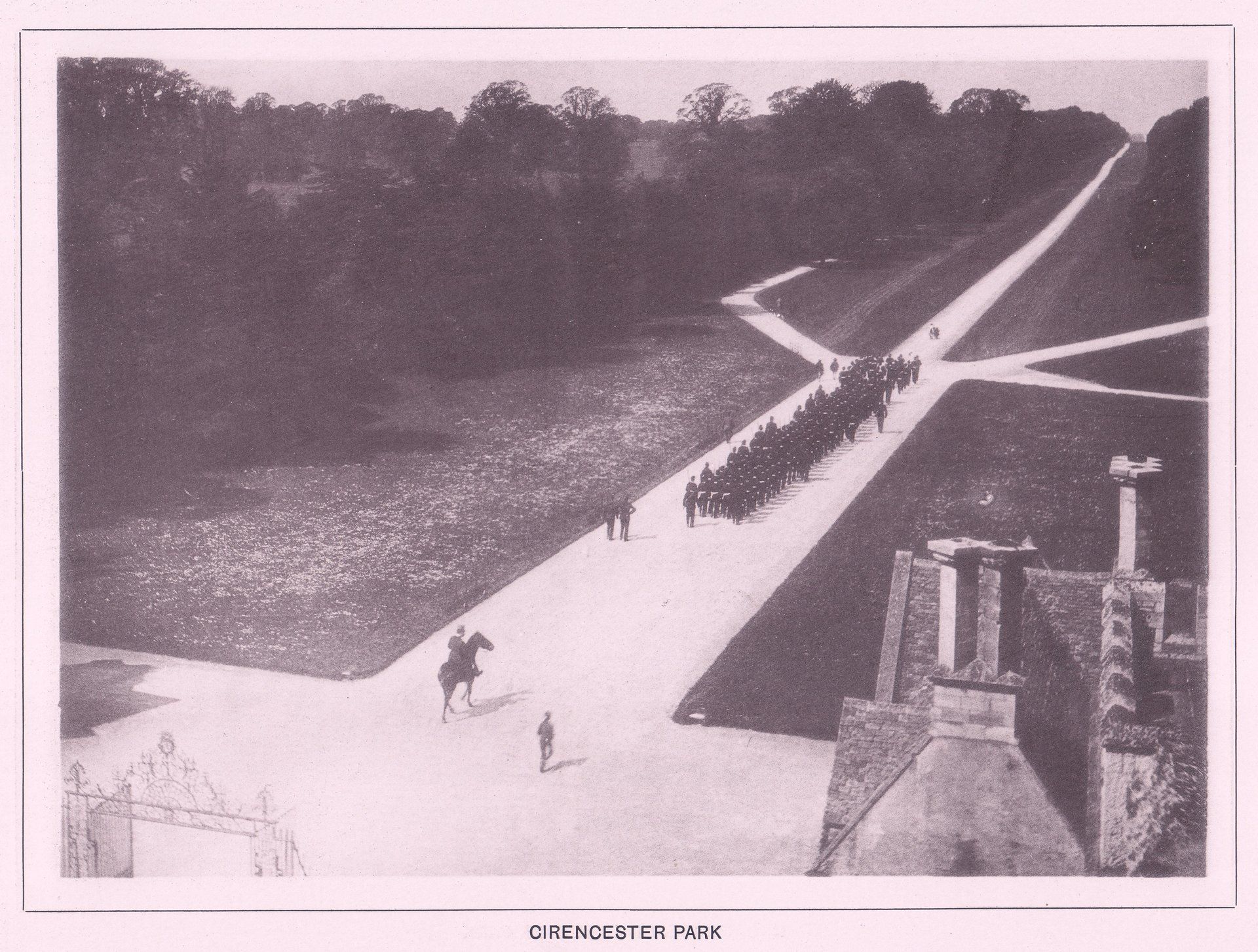 CIRENCESTER PARK