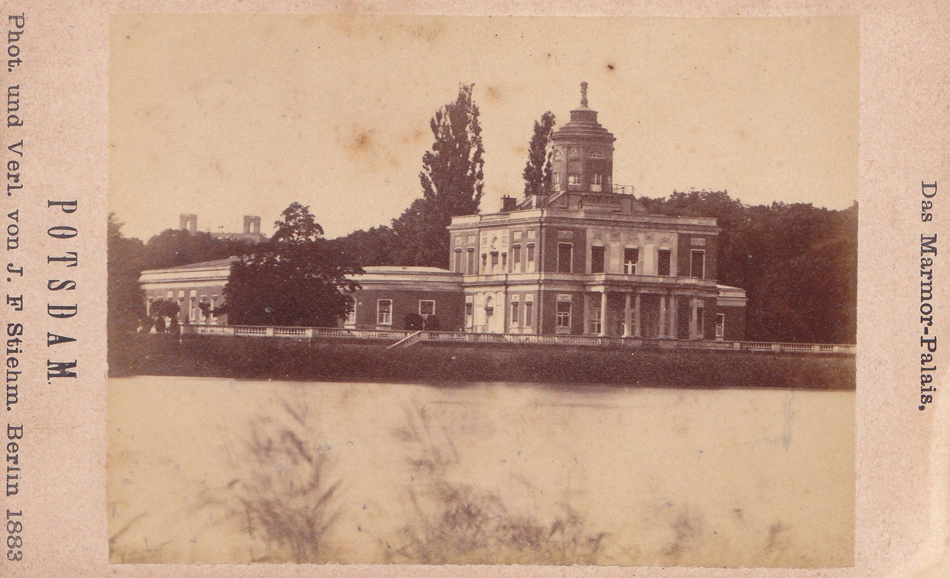 Das Marmor-Palais.