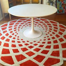 red accent rug