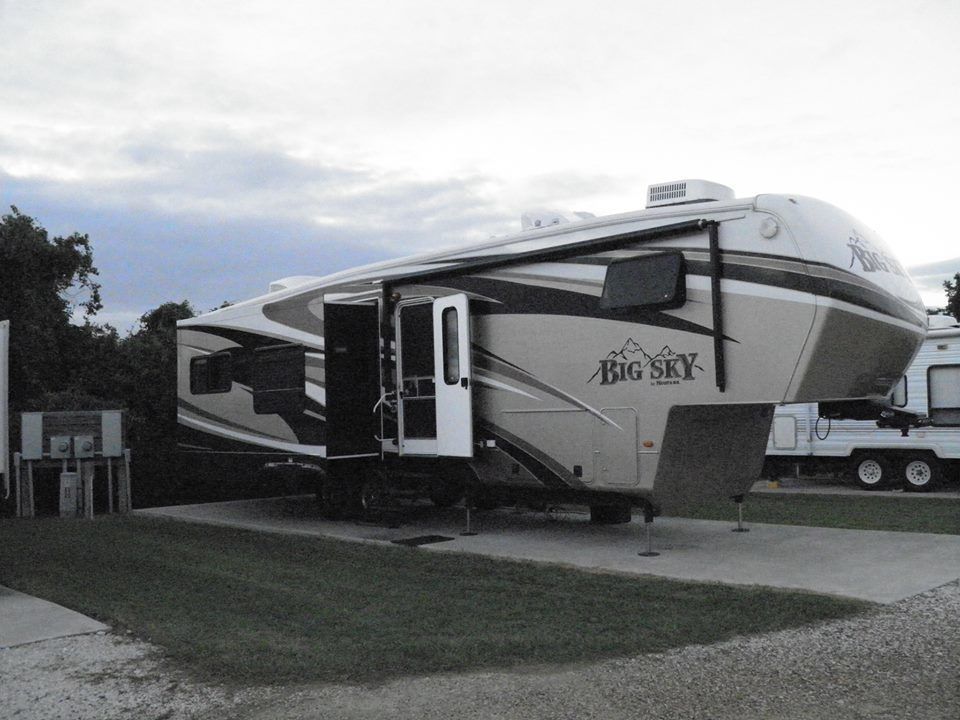 Fifth Wheel RV at Beacon 44 RV Park