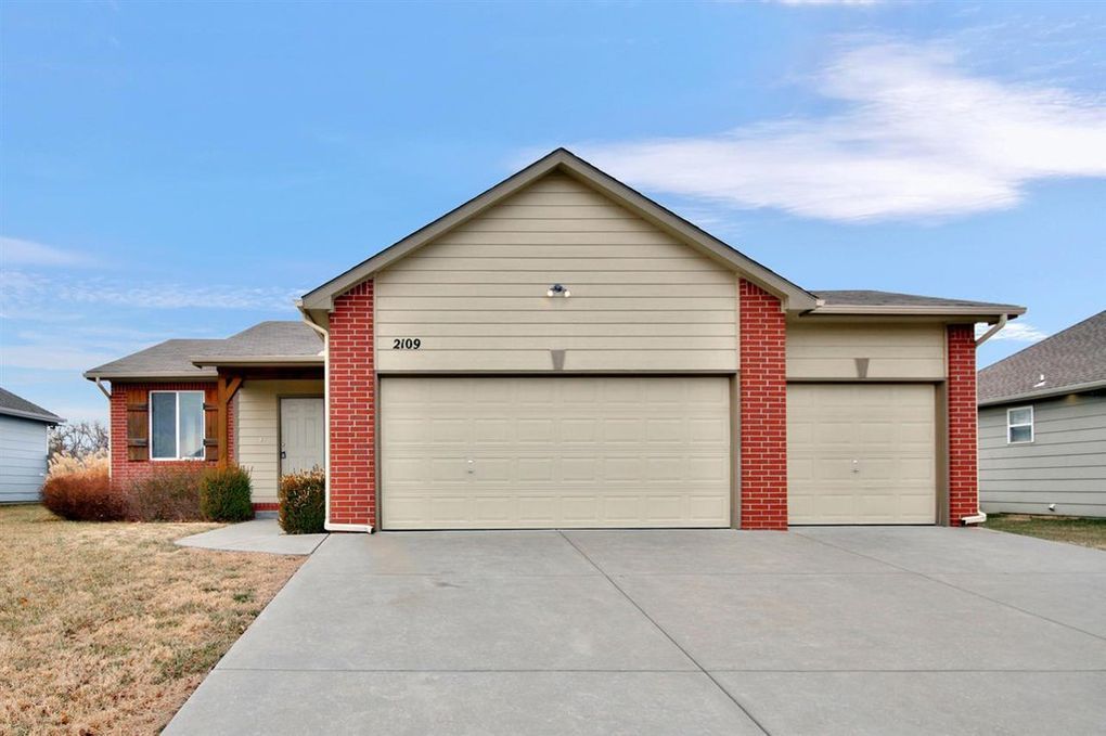 2109 S. Stoneybrook St., Wichita, KS 67207