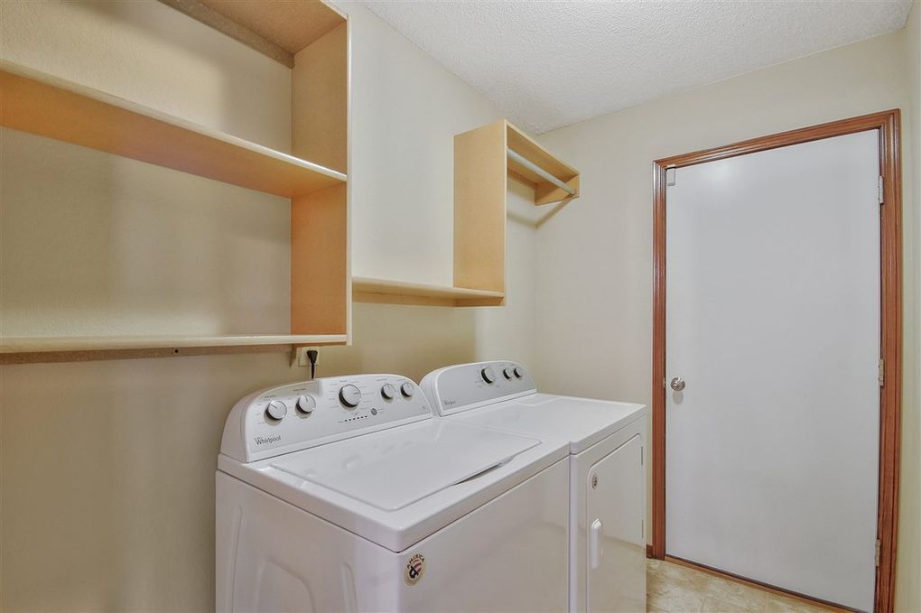 2109 S. Stoneybrook St., Wichita, KS 67207 Main Floor Laundry