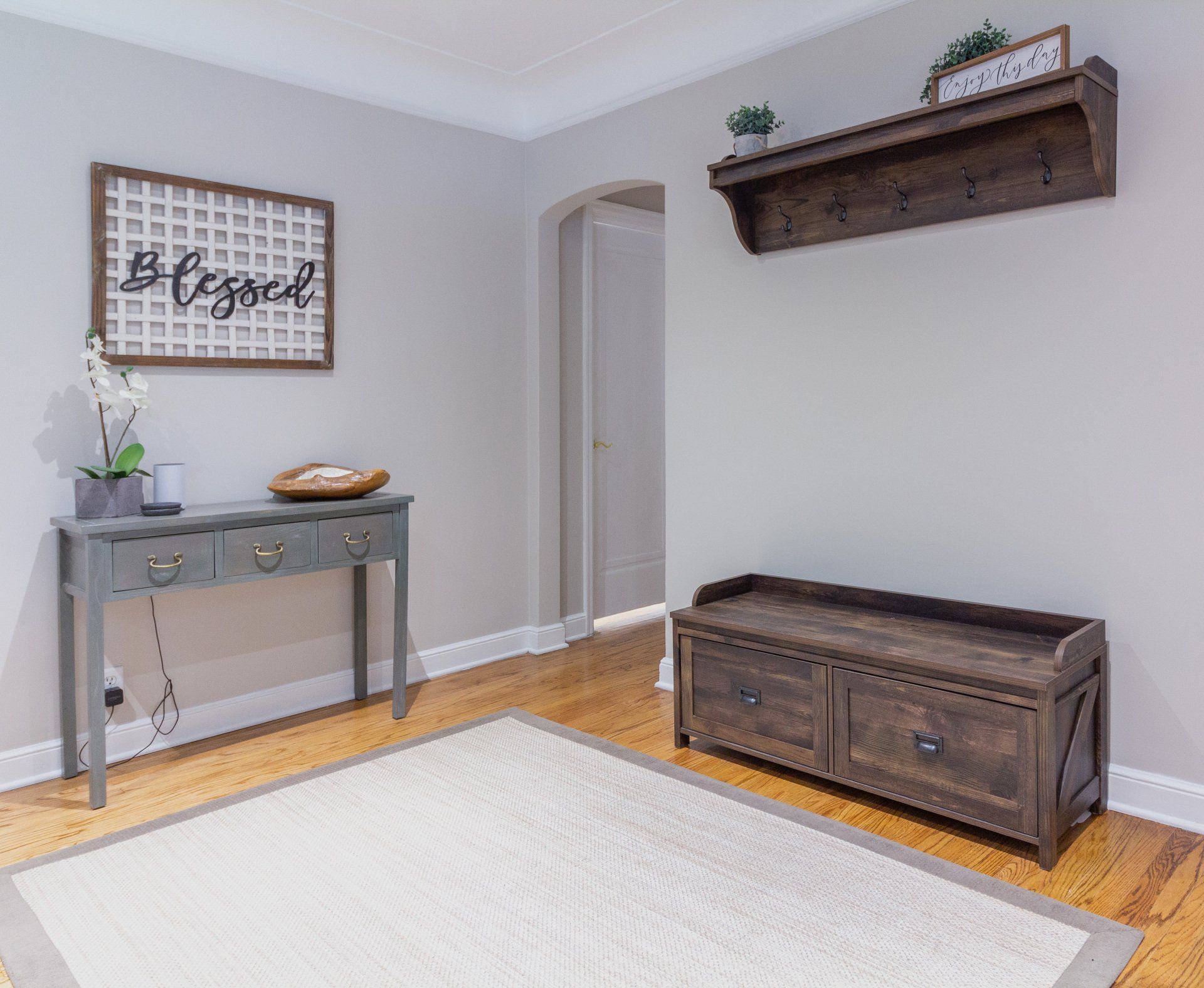 Newburg house room