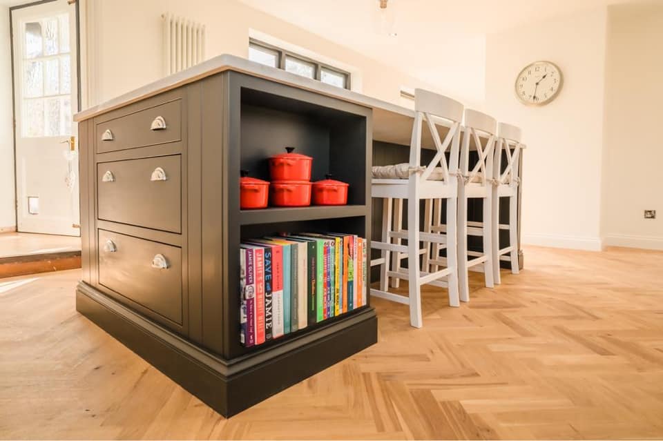 Breakfast bar with shelves