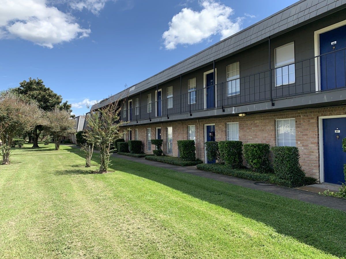 pic and link to property page