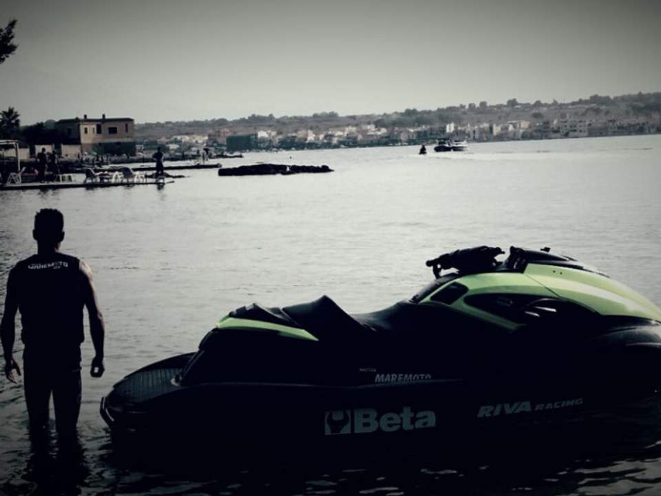 Moto d'acqua in mare