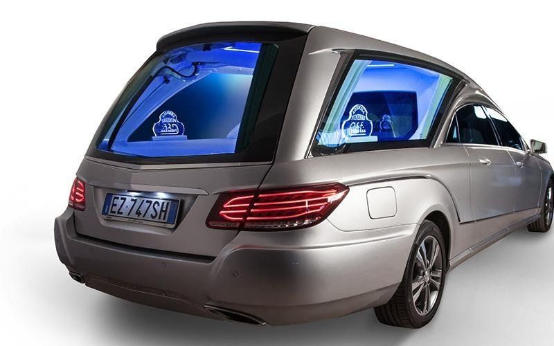 Auto funebre