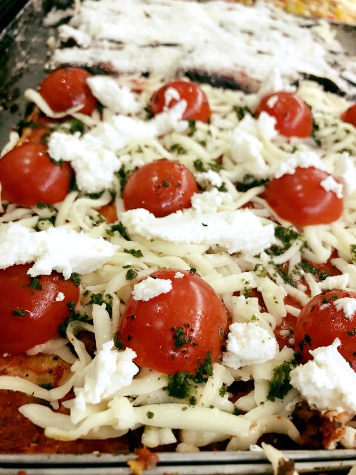pizza con pomodorini