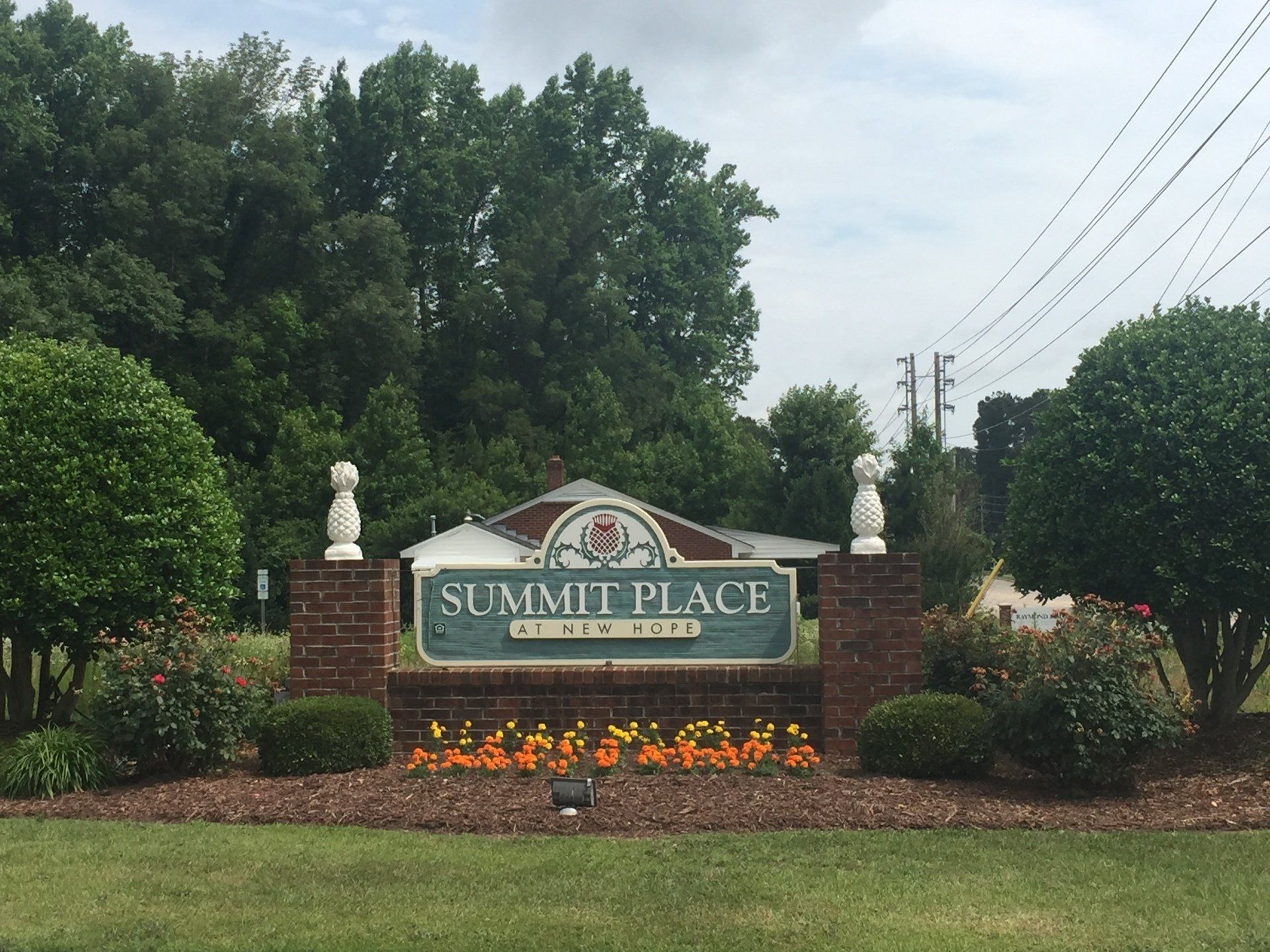 Summit Place Apartments sign