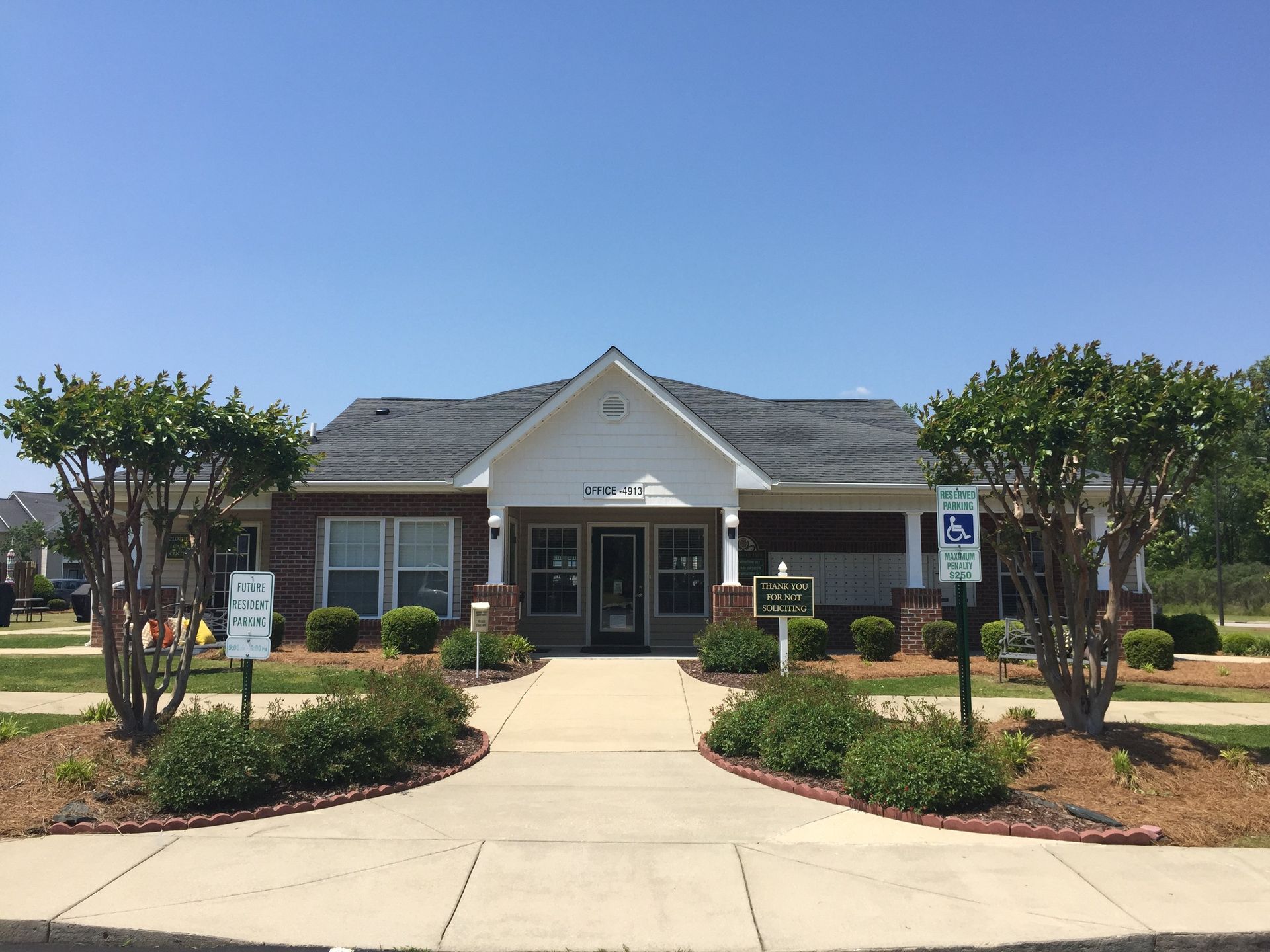 apartment complex #4931