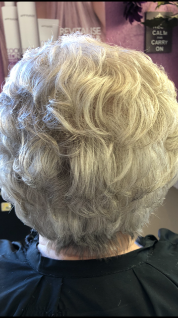 woman haircut