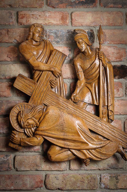 Episcopal Church of the Redeemer Stations of the Cross carvings