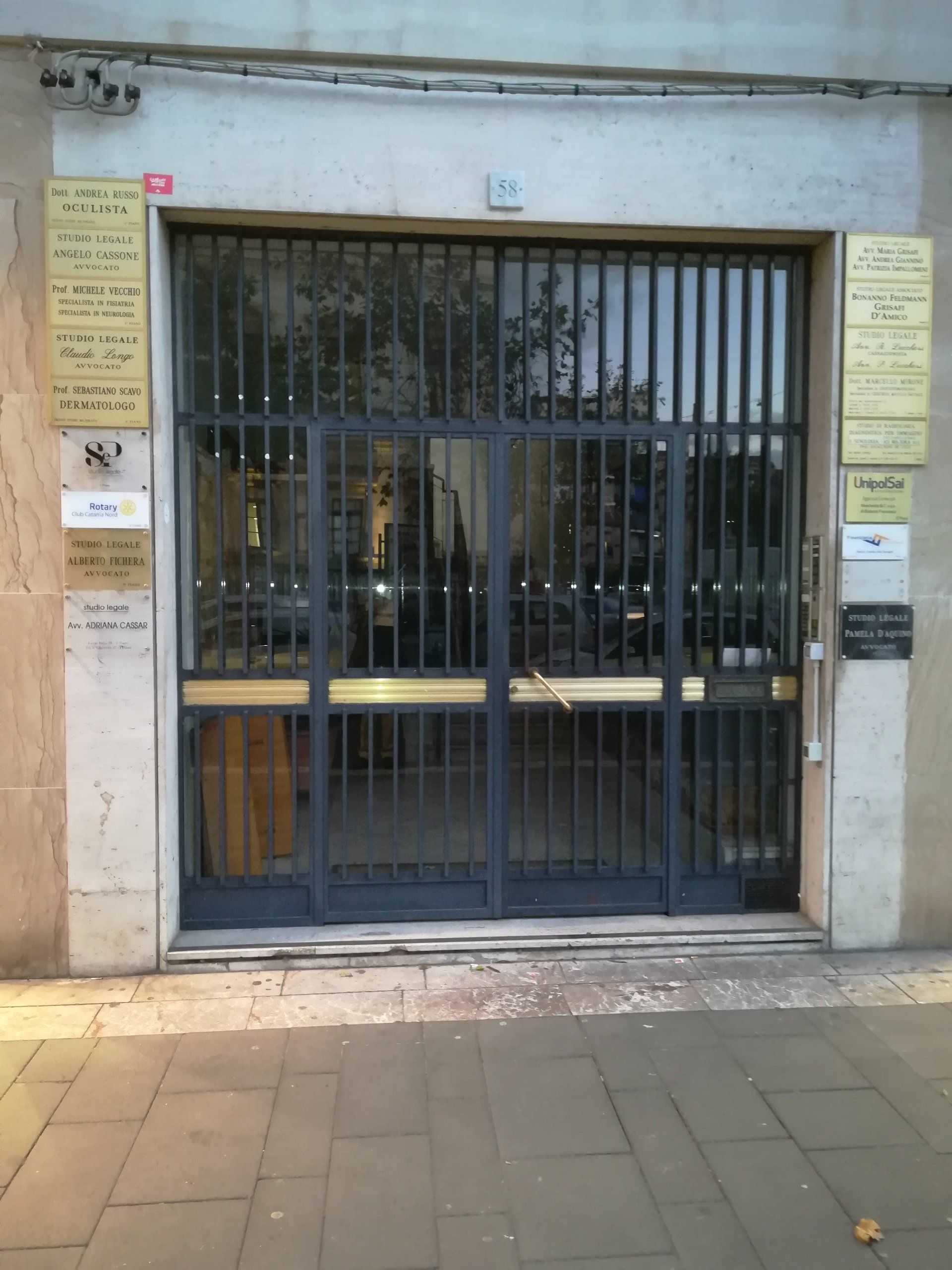 esterni dello studio del dermatologo