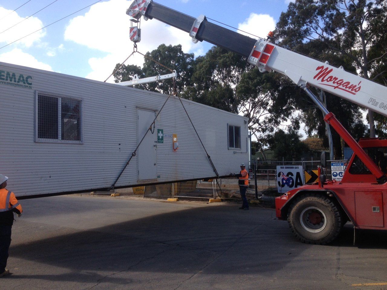 Morgans Crane Hire Adelaide 25T Franna Crane Pick and Carry - Loading Site Office Atco Hut Portable building