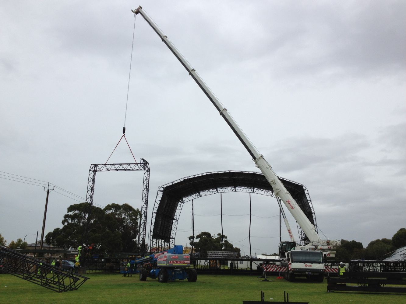Morgans Crane Hire 95T Liebherr All Terrain Crane assisting with stage construction crane hire adelaide
