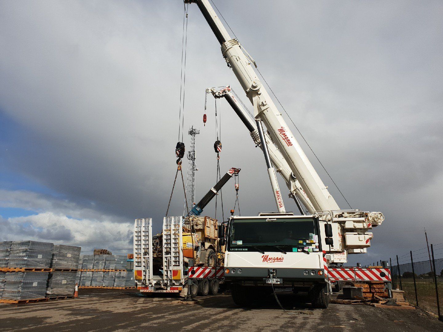 Adelaide Crane Hire Slew Cranes Dual Lift Cranes Adelaide