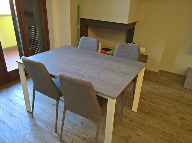 sala con tavolo