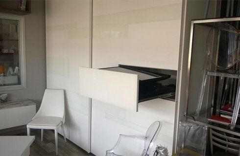 armadio con stand a scomparsa