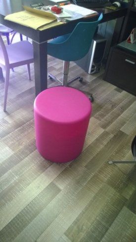 sgabello fucsia