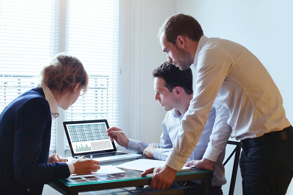 team of professionals discussing about a project
