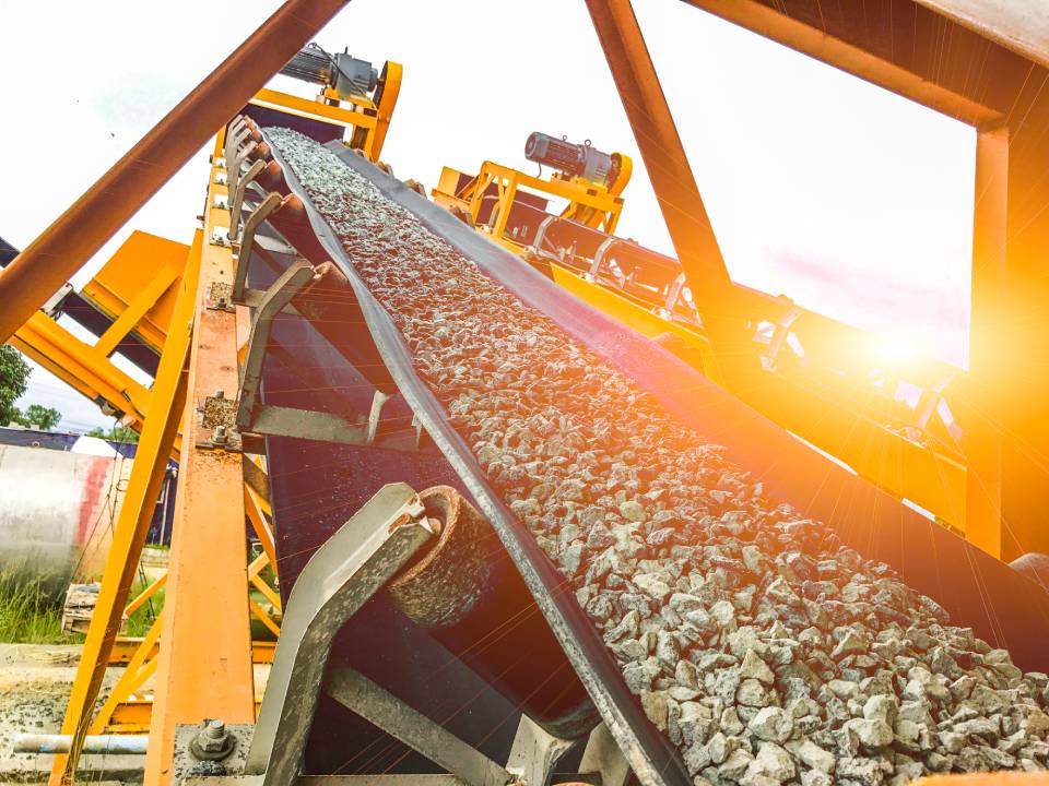 nastro trasportatore in un cantiere