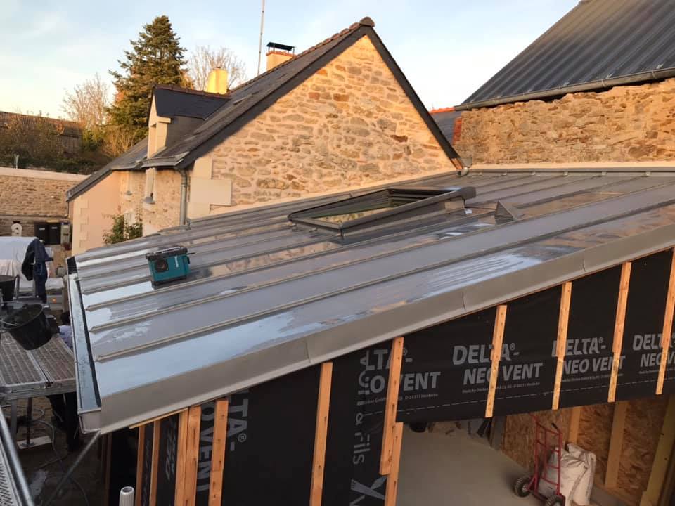 pose de toiture en zinc et fenêtre de toit par notre couvreur zingueur près de Cherbourg pose de toiture en zinc et fenêtre de toit par notre couvreur zingueur près de Cherbourg