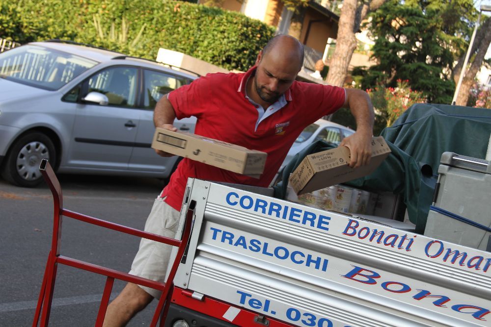 spedizioniere della ditta