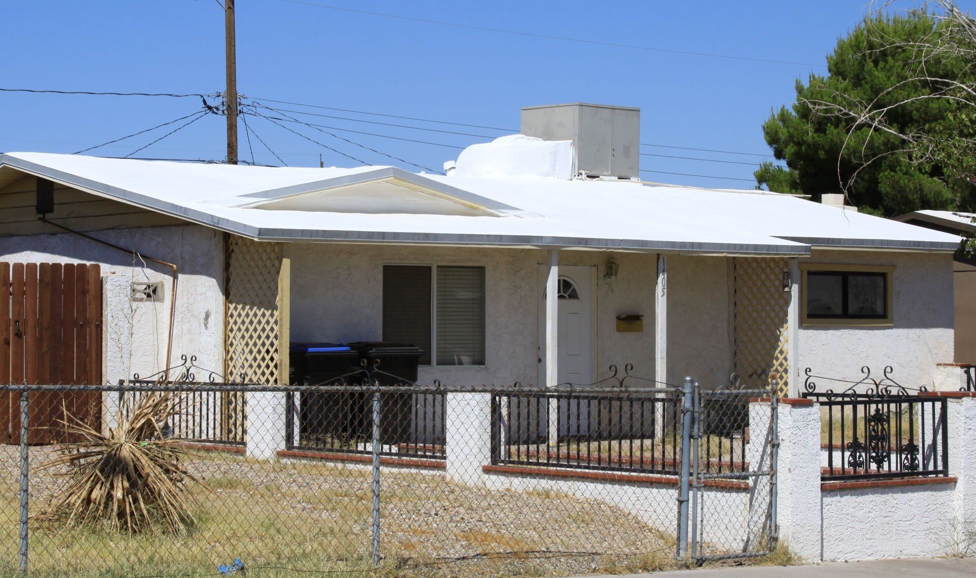 small house with foam coating - Roofs in Las Vegas, NV