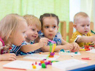 Kids group making arts and crafts