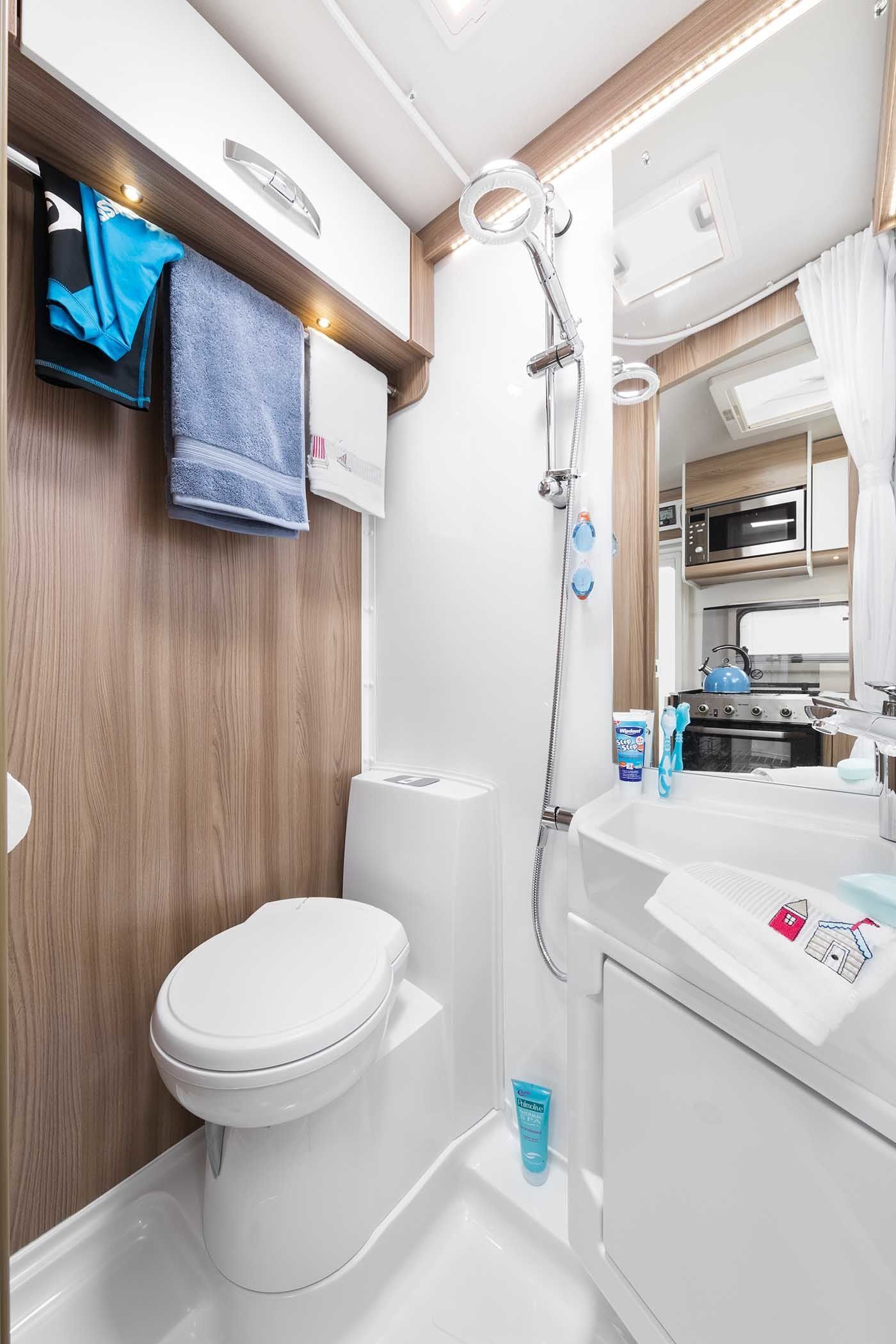 motorhome hire, campervan rental, rent a motorhome, camper, hire