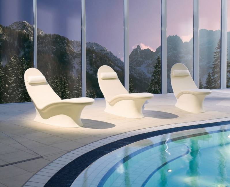 piscina in un centro wellness