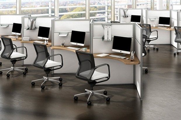 ufficio con computer