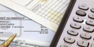 documenti e una calcolatrice