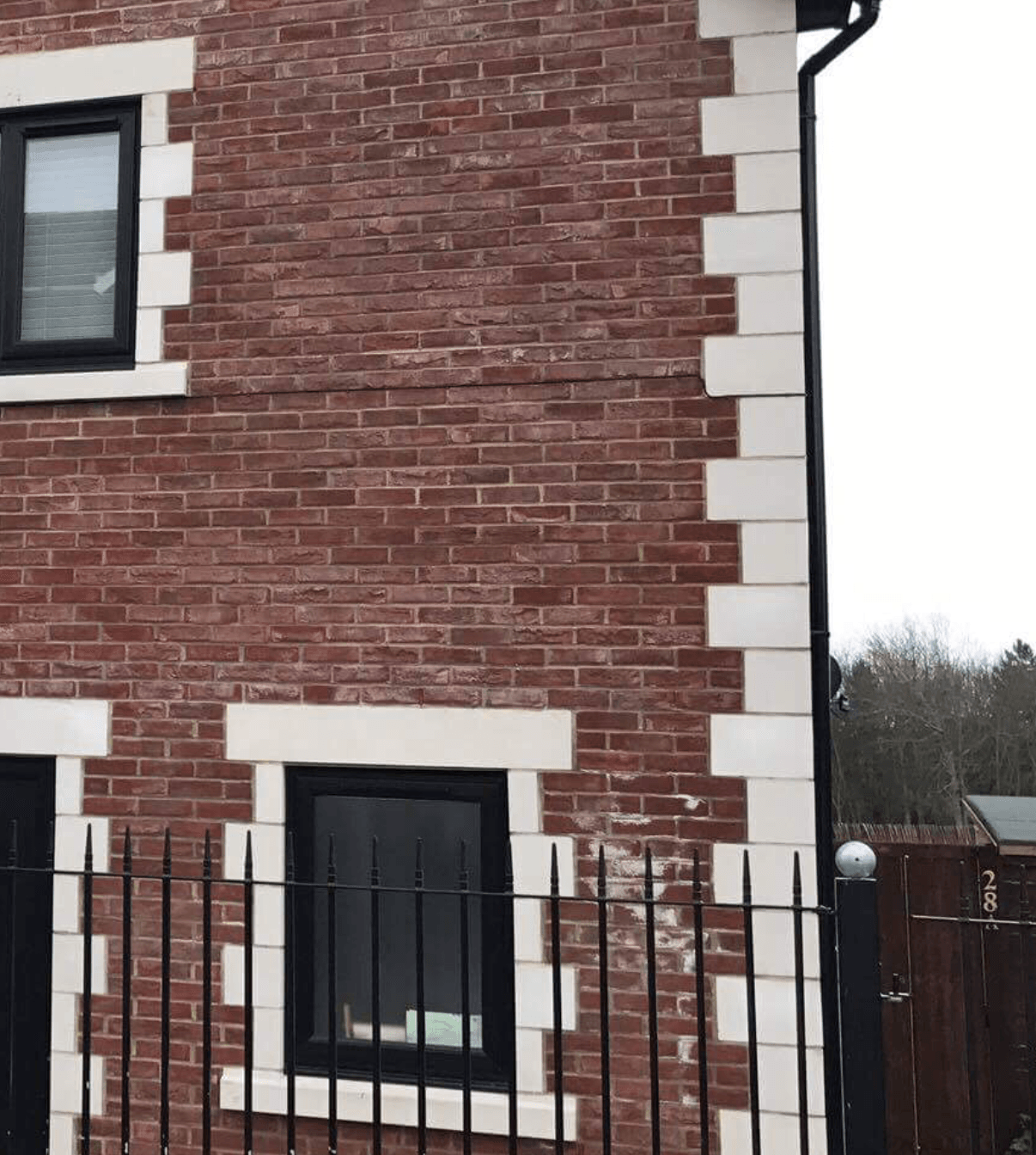 Plain L shape quoins
