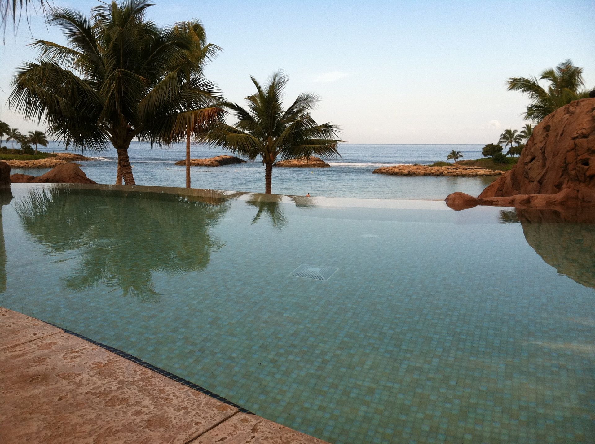 Good Ambiance in Sea Side - Oahu HI - Pacific AquaScapes