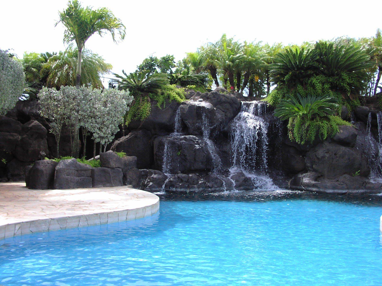 Masini Pool and Waterfall - Oahu HI - Pacific AquaScapes