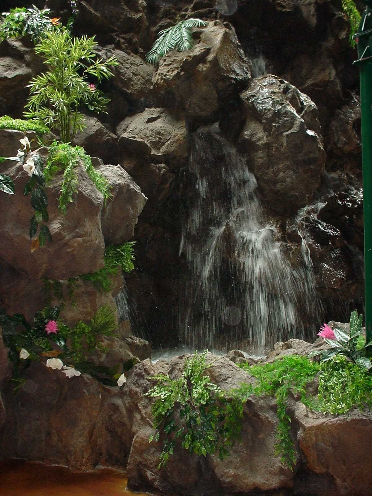 Micronesia Mall Guam - Oahu HI - Pacific AquaScapes