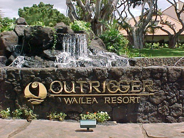 Outrigger Wailea Entry - Oahu HI - Pacific AquaScapes