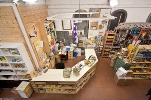 interno del centro bricolage del legno