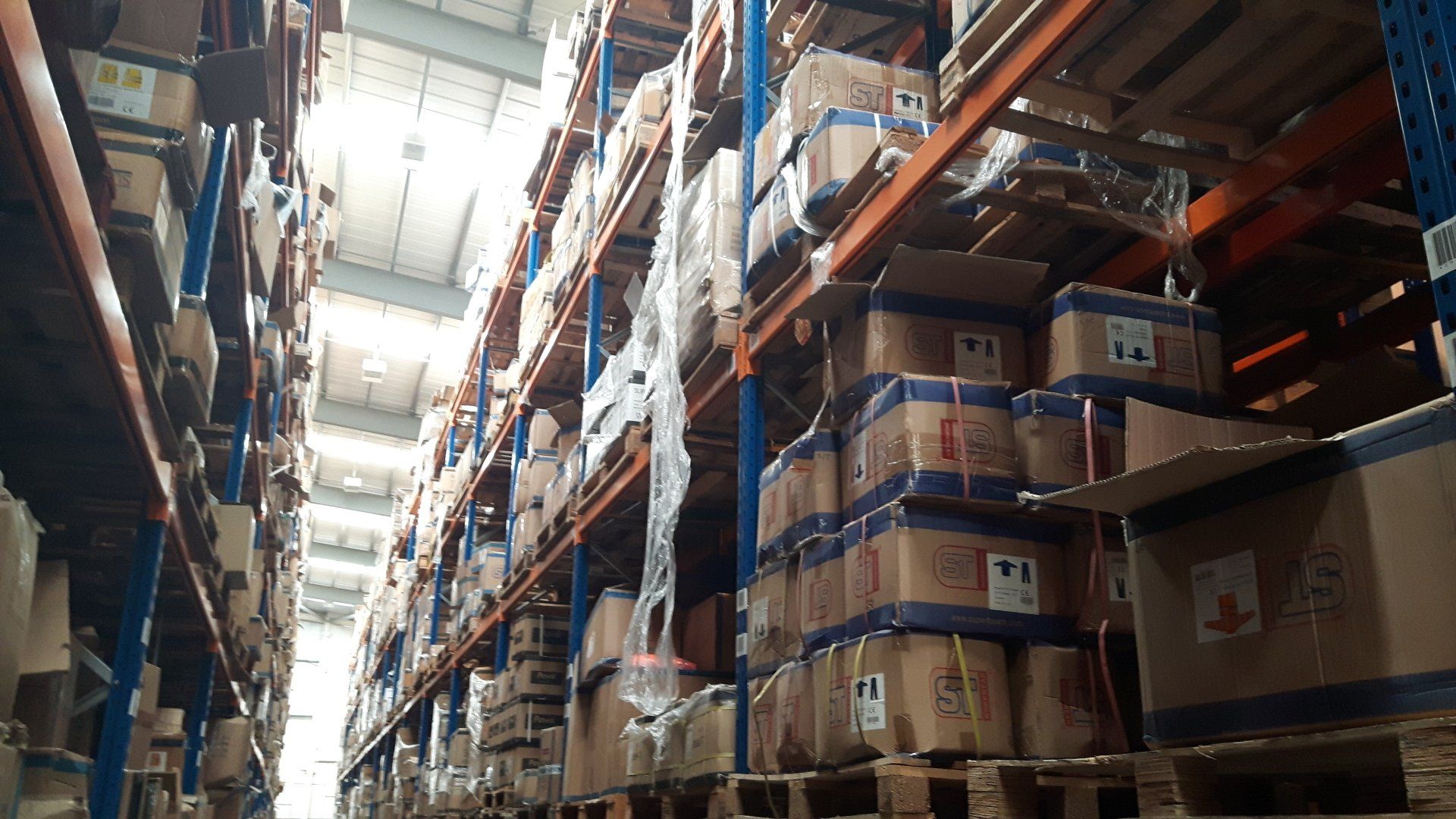 SEMA approved racking inspector pallet wrap loose