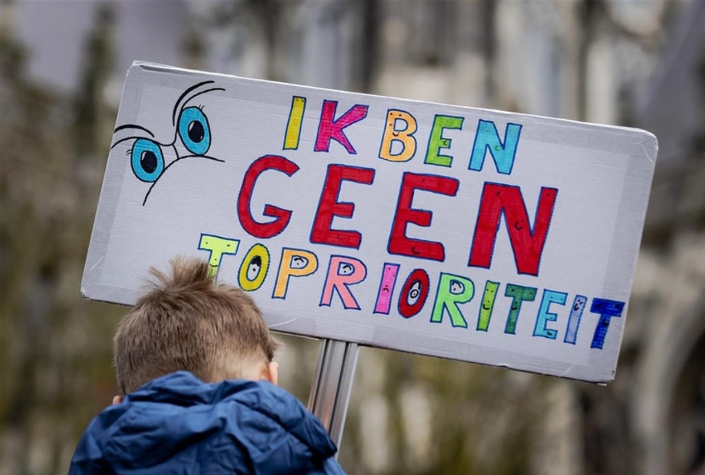 MdF - Wij schrijven, corrigeren en redigeren uw Nederlandstalige teksten.