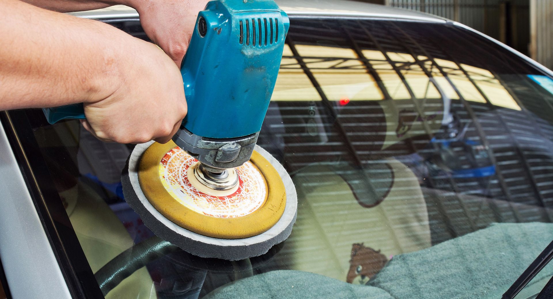 Trusted auto glass repair business in Mohave Valley's 