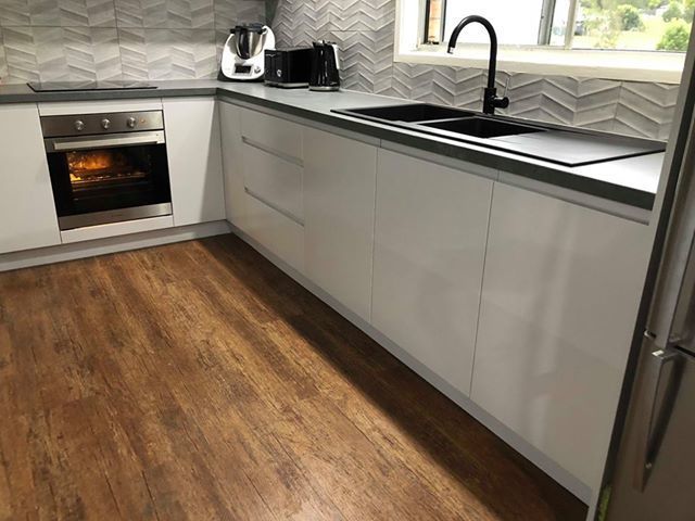 Elegant Kitchen — DMB Kitchens in Port Macquarie, NSW Elegant Kitchen — DMB Kitchens in Port Macquarie, NSW
