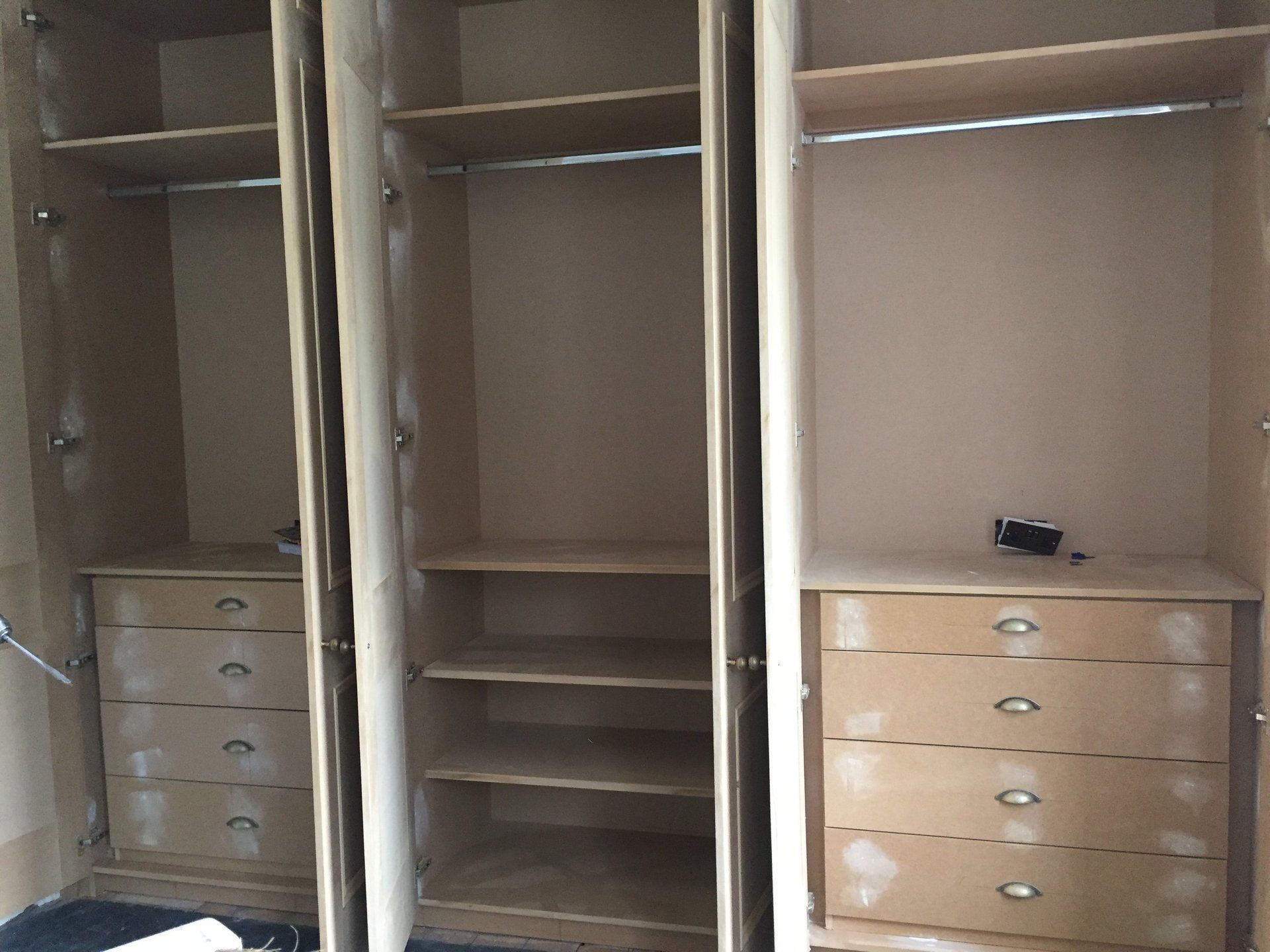 fitted furniture 14